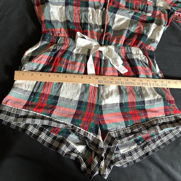 Victoria’s Secret plaid flannel romper size large. 3/4 sleeve super cute comfy. - Picture 12 of 14